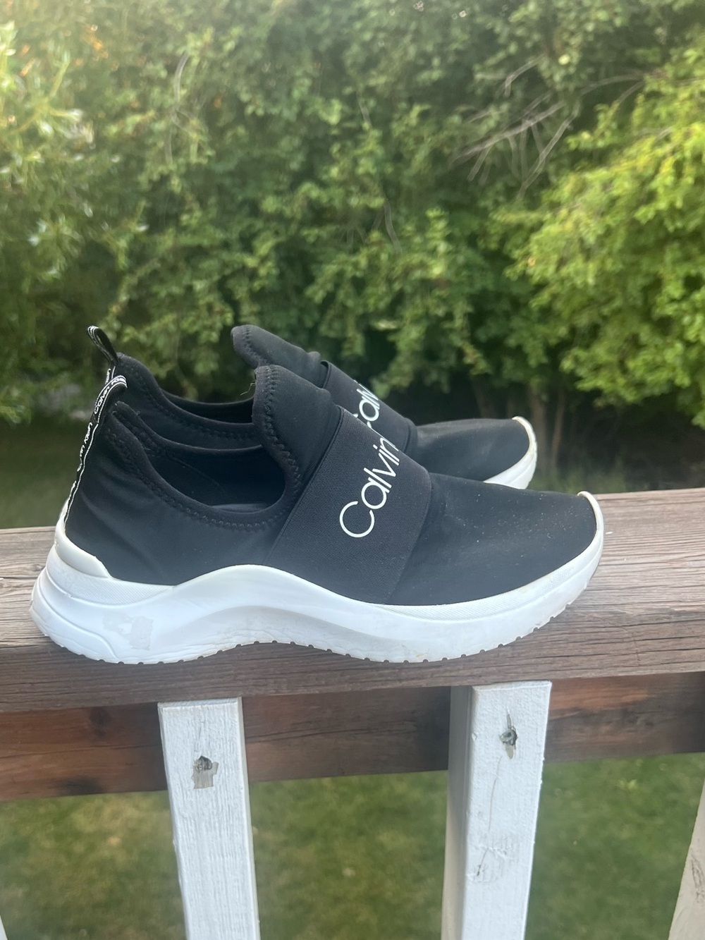 Calvin Klein Uzza slip ons